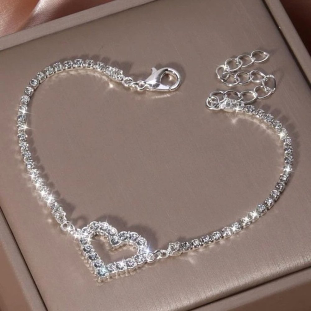 Valentines Day Bracelet Hollow Heart Shiny Chain Bracelet For Your Loved One - Picture 2 of 5